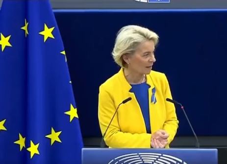 Nous transformerons l'pargne prive en investissements indispensables selon Ursula von der Leyen .